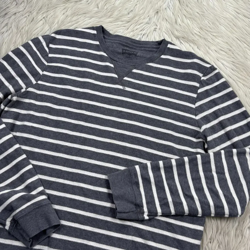 Levi's Men's M Gray White Textured Woven‎ Stripe Long Sleeve Tee